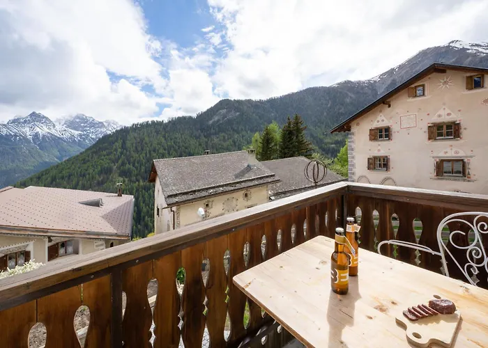 Appartamento Chasa Rosa Vna